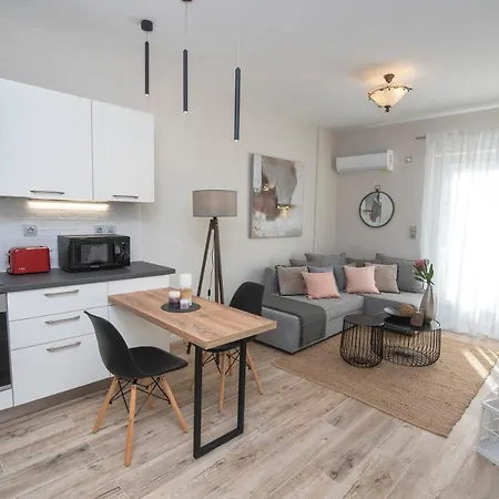 Chrysalis 1 Apartament